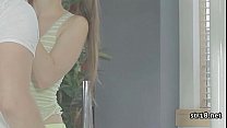 sex юная пара трахается перед камерой в любительском видео porn
