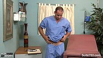 sex возбужденный докторгей girth brooks мастурбирует в офисе porn