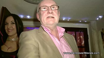 sex ラドレットスウィンガーズパーティーで60歳の老人とベイブ porn