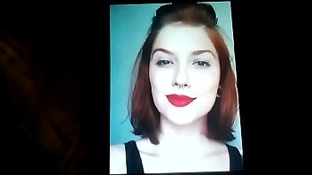 sex ее милое красивое сексуальное горячее лицо покрыто моим острым соусом porn