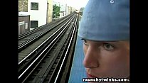sex горячий спортсмен светит своим телом porn