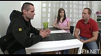 sex этот малыш снимает синюю рубашку porn