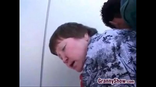 sex お尻に犯される太ったおばあちゃん porn