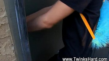 sex анальные твинки эмо после того как его мама застукала его за избиением своего учителя кайлера porn
