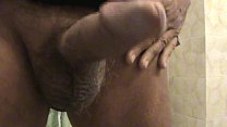 sex мастурбирует стоя в ваннойmpg porn