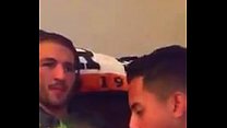 sex гетеро позволяет своему другу отсосать у нее porn