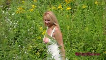 sex луна итальянская милфа уничтожает все свои дырочки своим большим членом в заброшенном доме porn