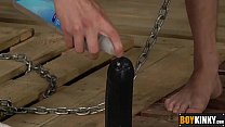 sex игрушкарабыня скайлер мастурбирует игрушкой его задницу и обожает огромный дилдо porn