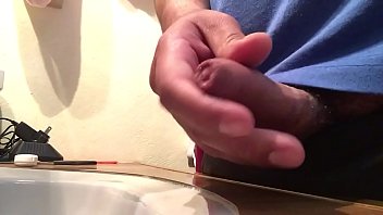 sex мастурбирует и эякулирует porn