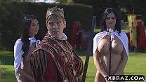 sex кинг трахает своих грудастых распутных слуг жасмин и аниссу porn