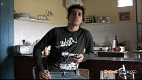 sex симпатичному латинскому топу играют с его задницей и дрочат porn