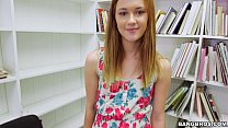 sex 小さな赤毛が図書館のpovであなたのペニスを吸います porn