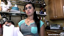 sex 若いメイドは大学のためにお金が必要です porn