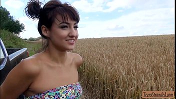sex тинка с большими сосками автостопом и оттрахана незнакомым чуваком porn
