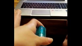 sex 私のディルドで家で一人でポルノを見て porn
