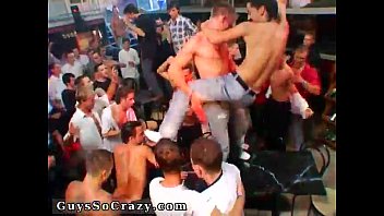sex волосатые парни группа порно и молодые и старые группы гей секс ты симпатичная надежда porn