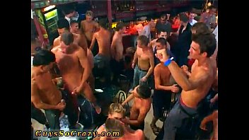 sex порно сексуальный школьный мальчик изображения и красавчик сосет от пожилого гея porn