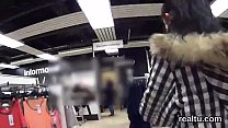 sex поразительная чешская тинка соблазнена в супермаркете и выебана в видео от первого лица porn