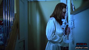 sex xdreams93によってクリスマスの間に彼女の夫をだましている巨乳継母 porn
