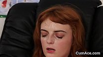 sex резвая персик получает камшот на ее лицо поедая весь эякулят porn