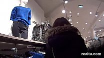 sex звездная чешка соблазнена в торговом центре и оттрахана в видео от первого лица porn