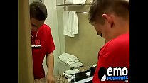 sex шатенкитвинки играют с его яростной еблей соло porn