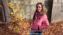 sex такеван застукала супер горячую сексбомбу на улице и убедила потрахаться в фургоне porn