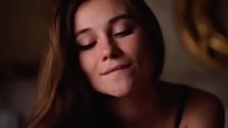 sex обнаженное музыкальное видео кто эта девушка в очках porn