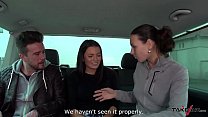 sex meameloneとwendymoonが車でハードコア乱交に参加 porn