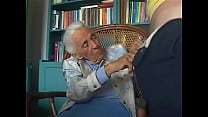 sex 92летняя бабушка сосет член внука flv porn