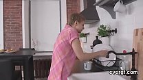 sex без гроша в кармане парень позволяет странному приятелю трахнуть его бывшую за деньги porn