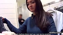 sex поразительная чешская нимфоманка соблазнена в торговом центре и оттрахана в видео от первого лица porn