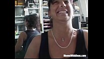 sex momswithboys трахается в офисе со зрелой брюнеткойшлюшкой porn