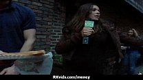 sex откровенная обнаженная юная нудистка с жопой на общественном пляже porn