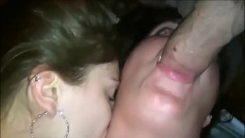sex две тинки делят камшот porn