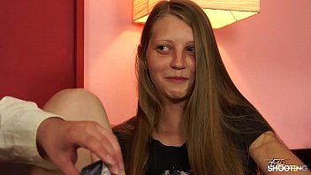 sex сексуальная юная модель стала дикой кошкой увидев большой член porn