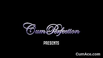 sex острый секскотенок получает выстрел спермы на ее лицо глотая весь сок porn