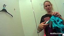 sex очаровательная чешская телка соблазнена в торговом центре и оттрахана в видео от первого лица porn