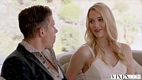 sex vixen модель трахается с агентом чтобы получить то что она хочет porn