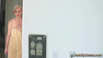 sex 父の味方の娘の現実が私のシャワーに足を踏み入れる porn