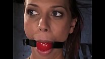 sex связанная с кляпом во рту и истекающая слюнями пизда рэйчел старр жестоко отшлепана и вертится вокруг porn