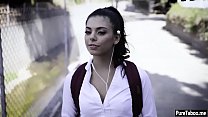 sex сумасшедшая супружеская пара принимает и трахает школьницу porn