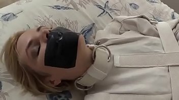 sex в смирительной рубашке дома porn