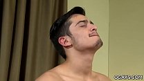 sex трахаю своего приятелягея в спальне родителей porn