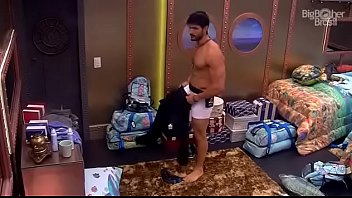sex bbb18 лукас принимает душ и объем в белом нижнем белье призывает musculoduroblog porn