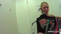 sex сочного чешского котенка дразнят в супермаркете и долбят в видео от первого лица porn