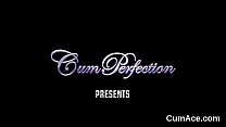 sex шлюховатая секскотенок получает камшот на ее лицо глотая всю сперму porn