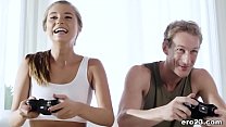 sex каролину свитс привлек старый друг ее отца porn