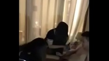 sex одинокие подруги присоединяются к битве и добираются до своего парня 4 porn