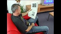 sex великолепная непрофессиональная шлюшка наслаждается 69 и дико скачет на старике porn